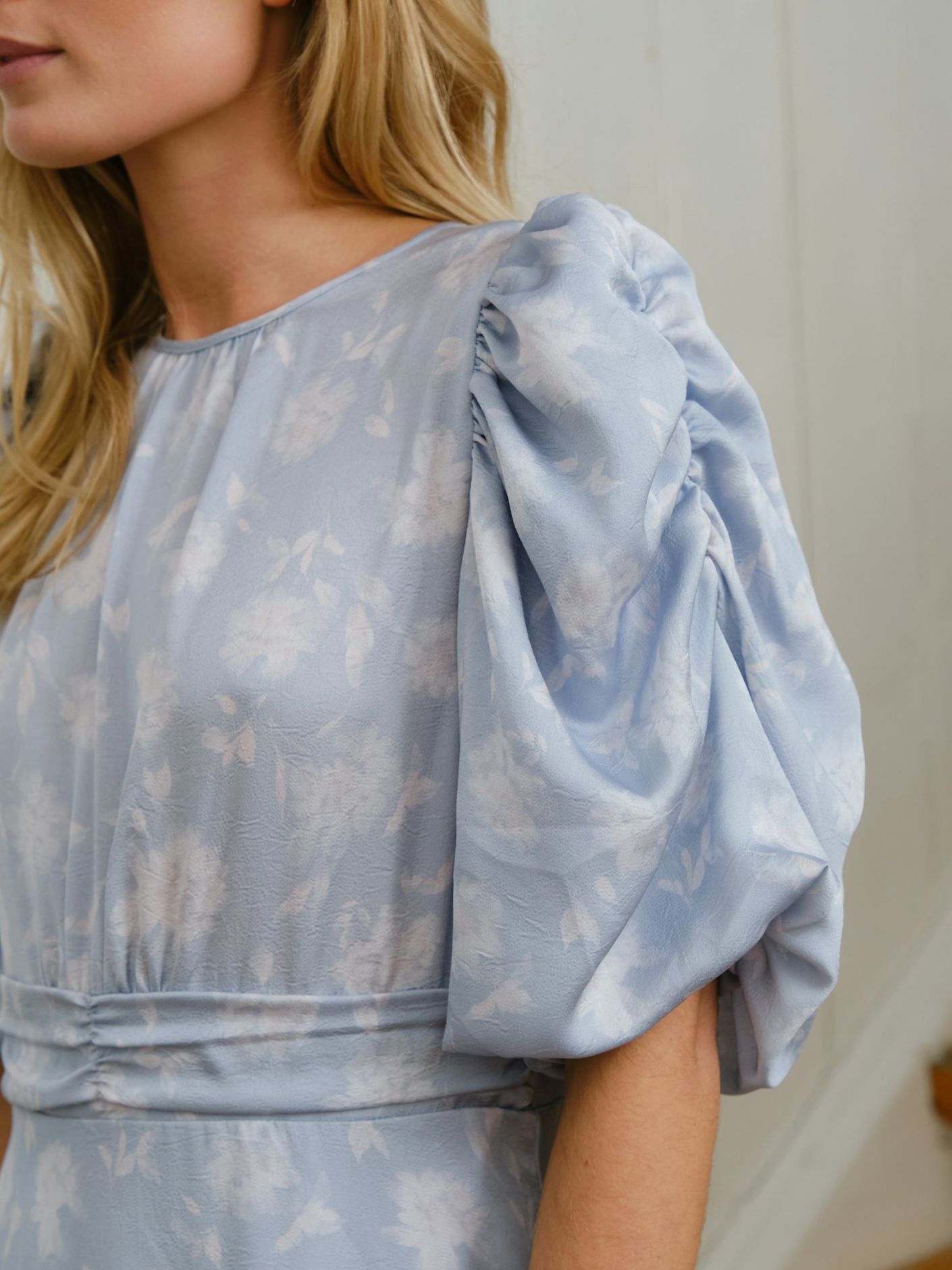 Kikka Faded Flower Dress Lyseblå