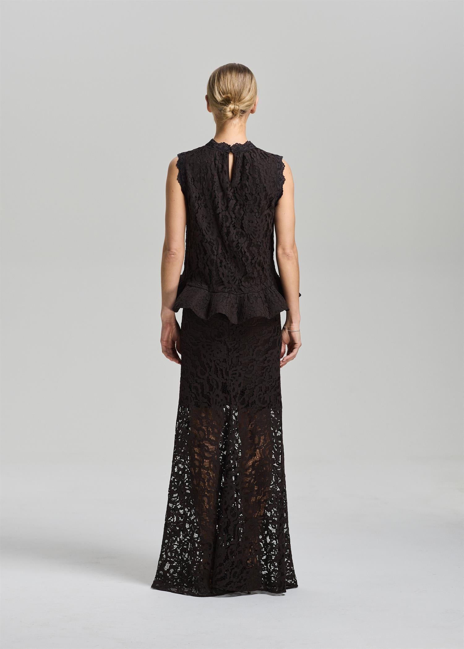 Beatrice Lace Top Chocolate Torte