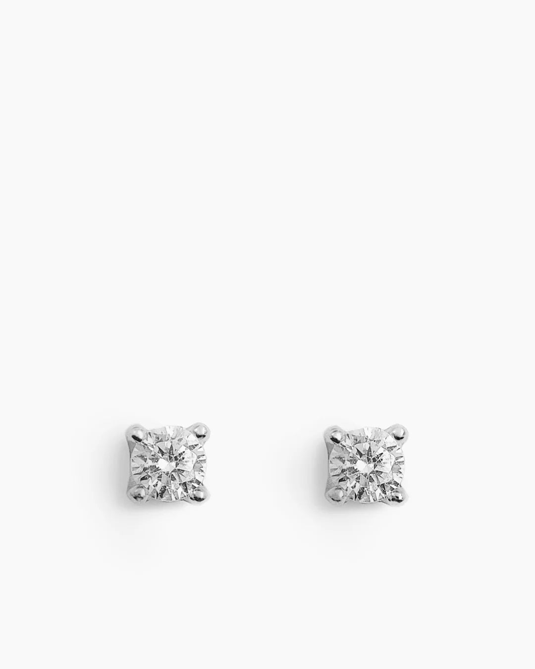 Stud Earrings 4mm Silver