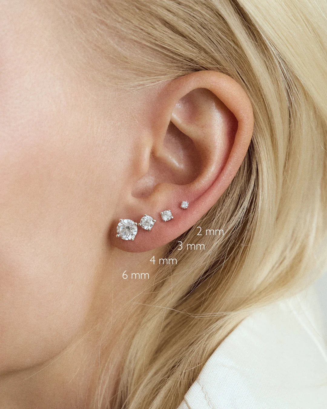 Stud Earrings 4mm Silver