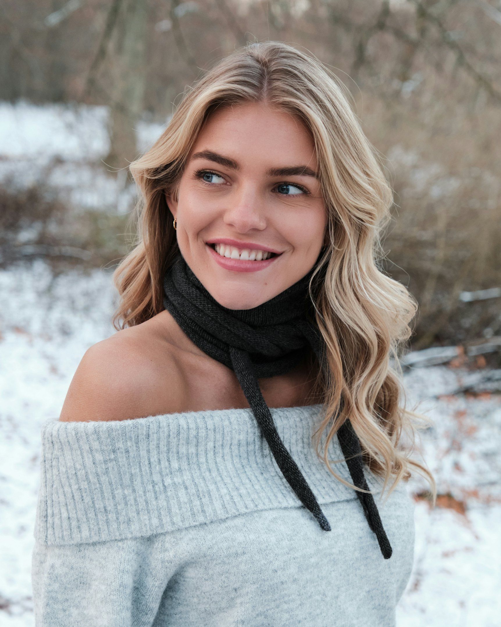 Misty Knit Scarf Black