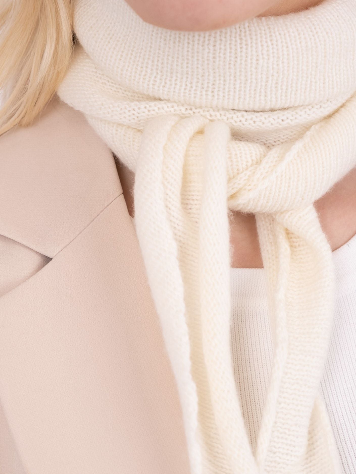 Misty Knit Scarf Off White