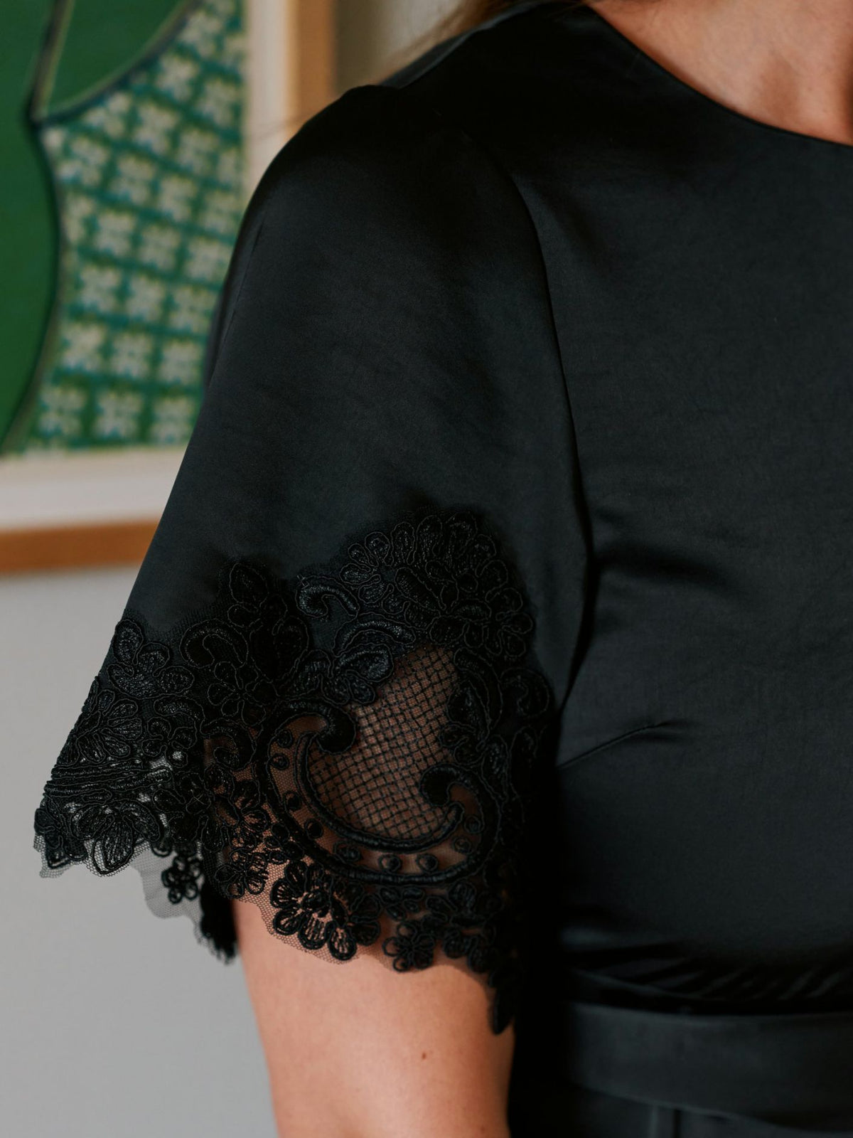 Xelina Satin Lace Dress Black