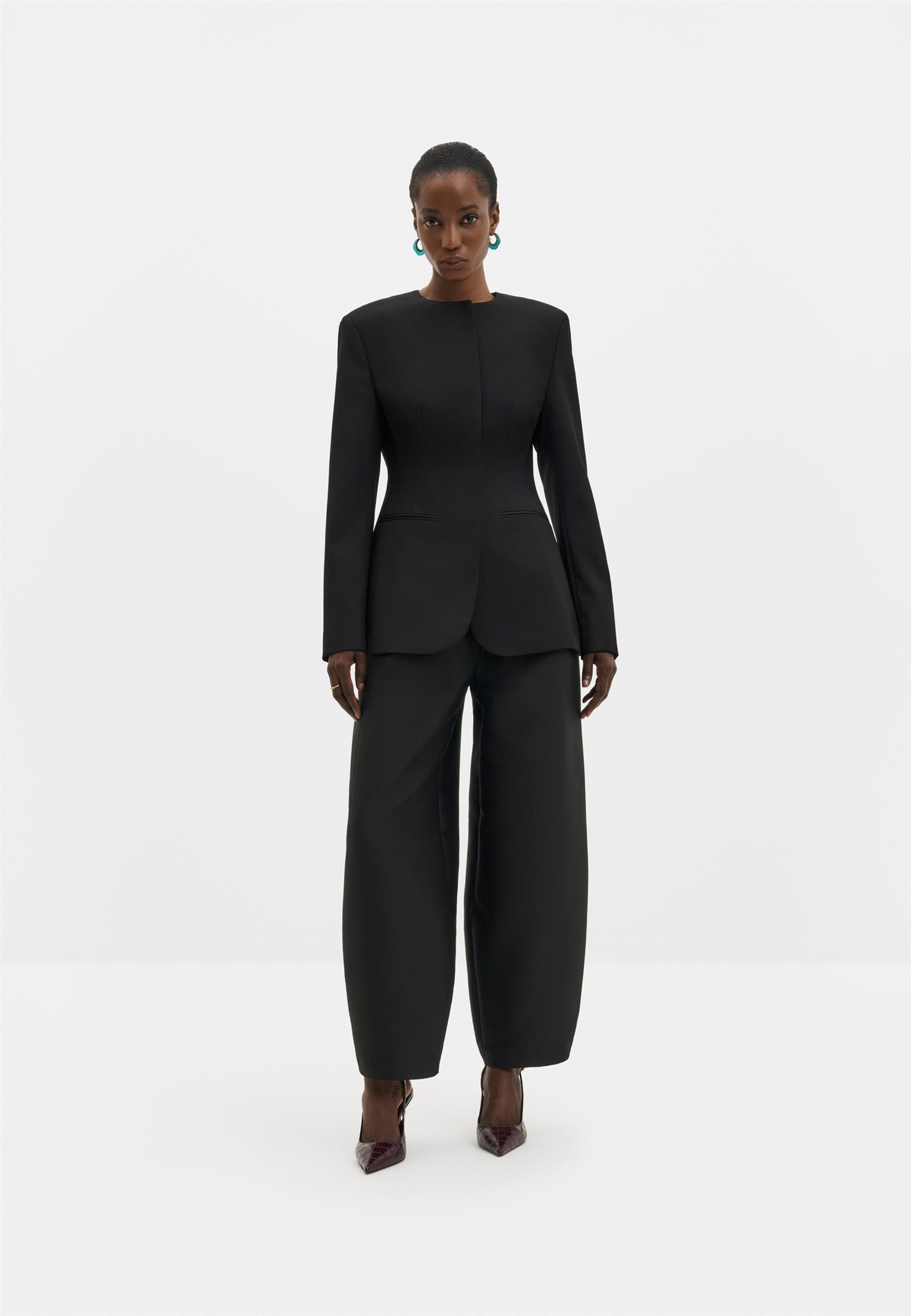 Carol Fitted Round Neck Blazer Black