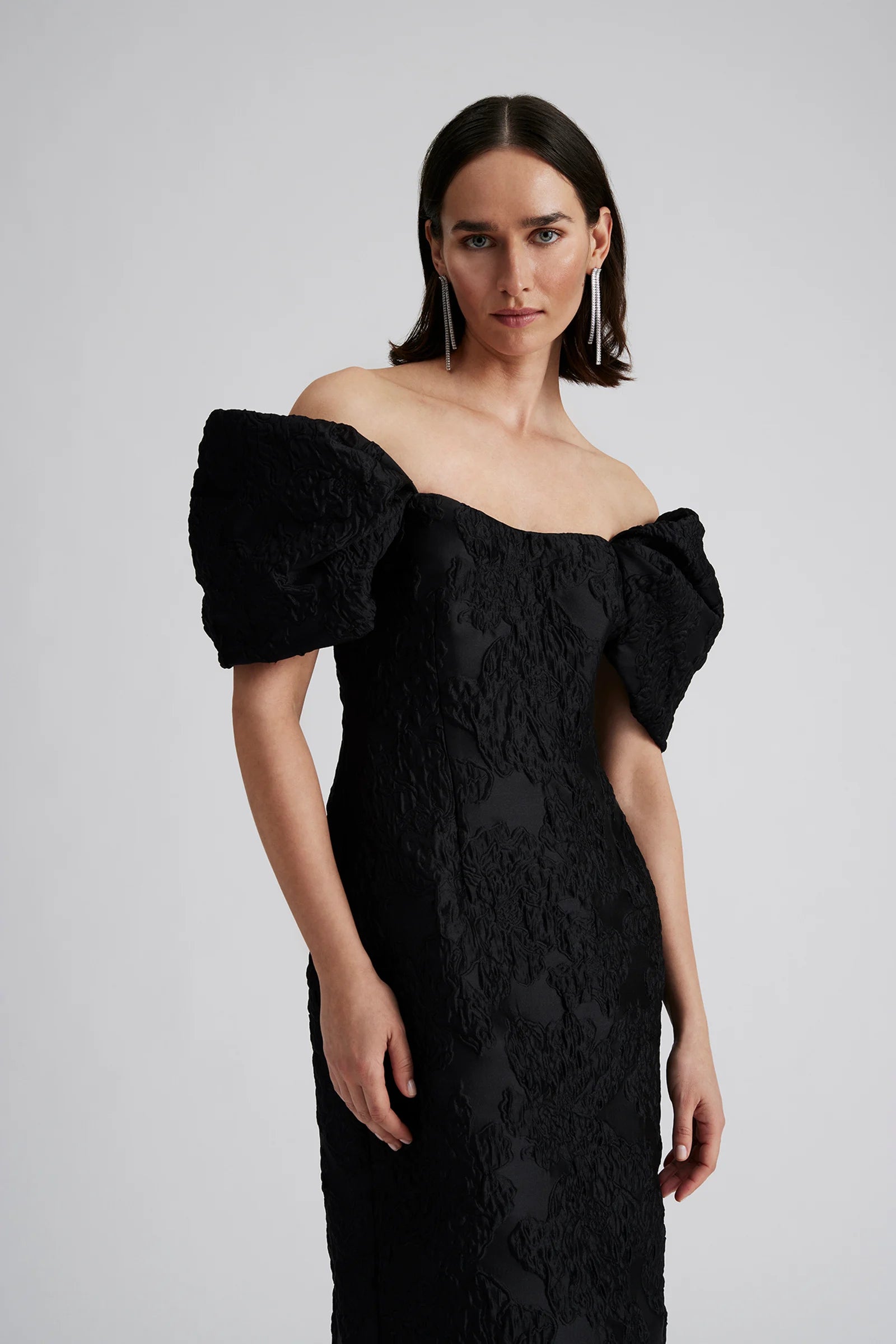 Teya Off-Shoulder Midi Dress Black
