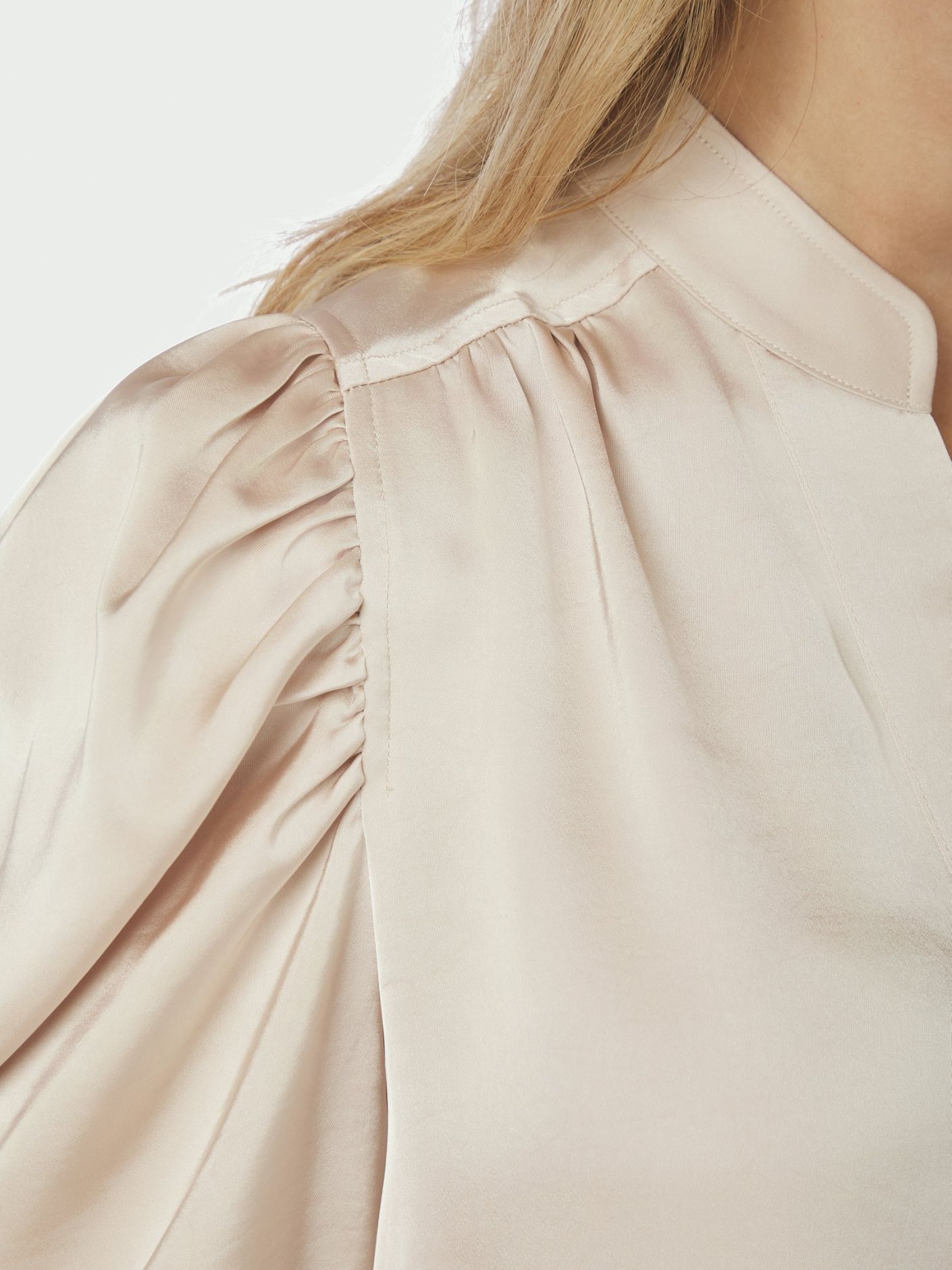 Roella Heavy Sateen Blouse Champagne