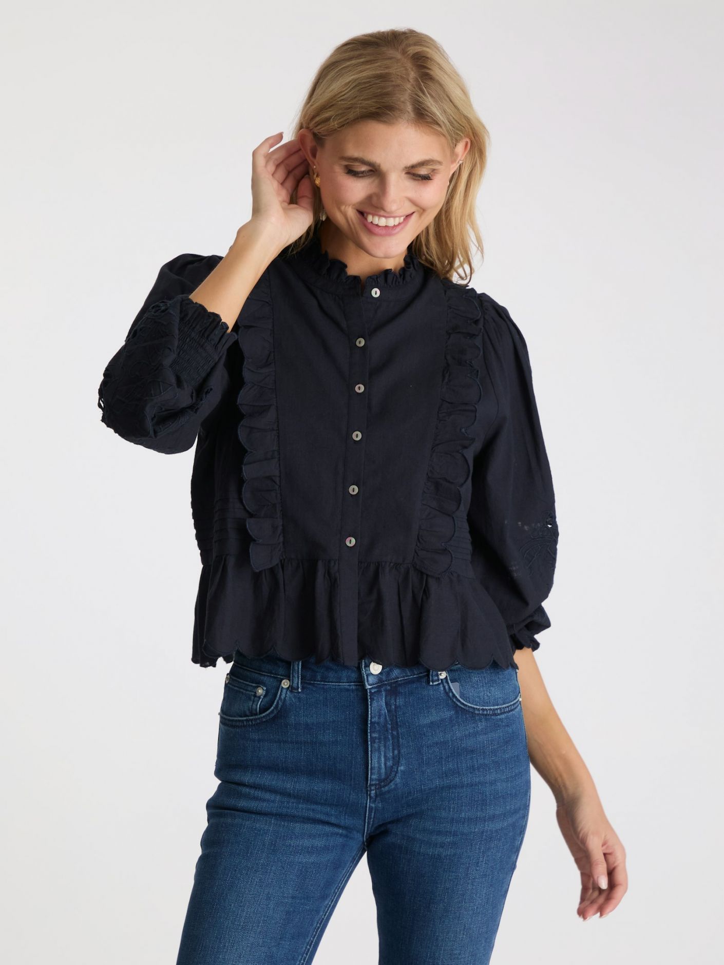 Petrine Embroidery Blouse Navy