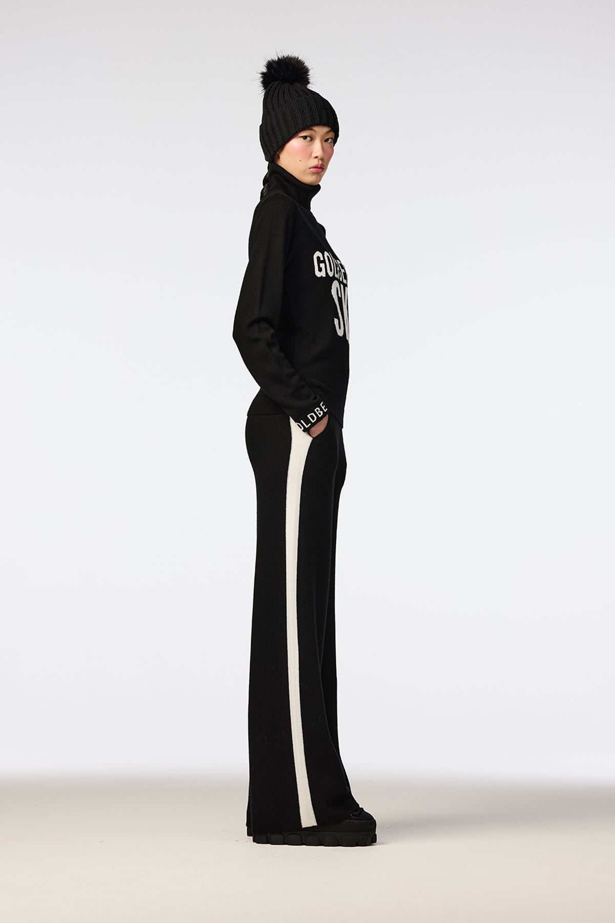 Hoi Sweater Black