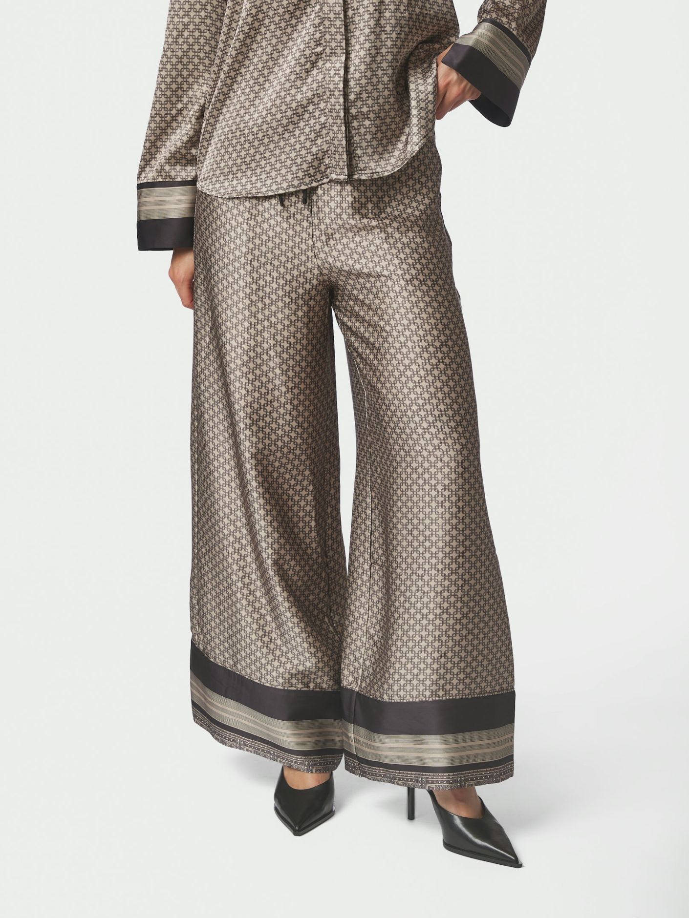 Sora Pattern Pants Beige