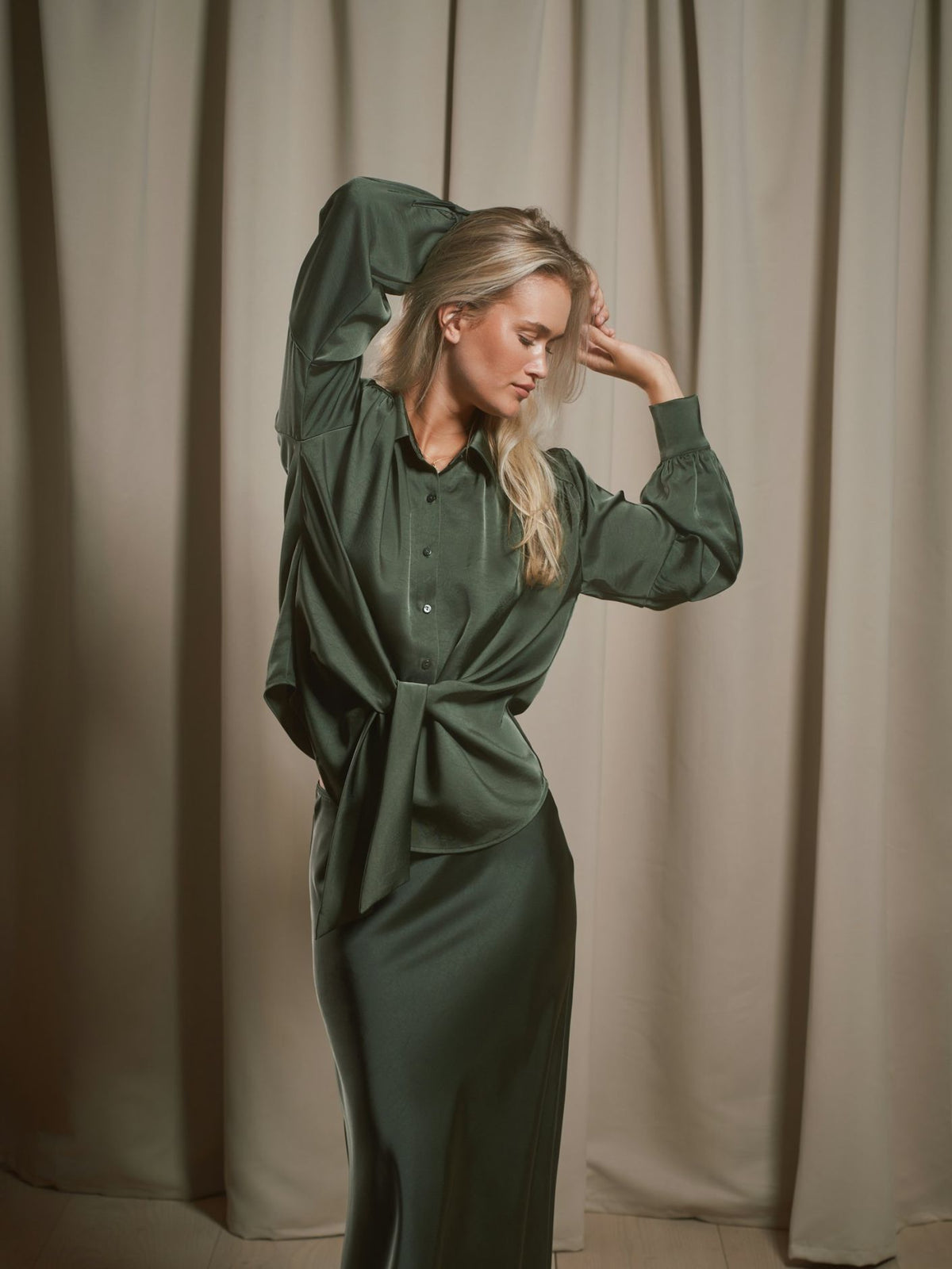 Naja Satin Shirt Dark Green