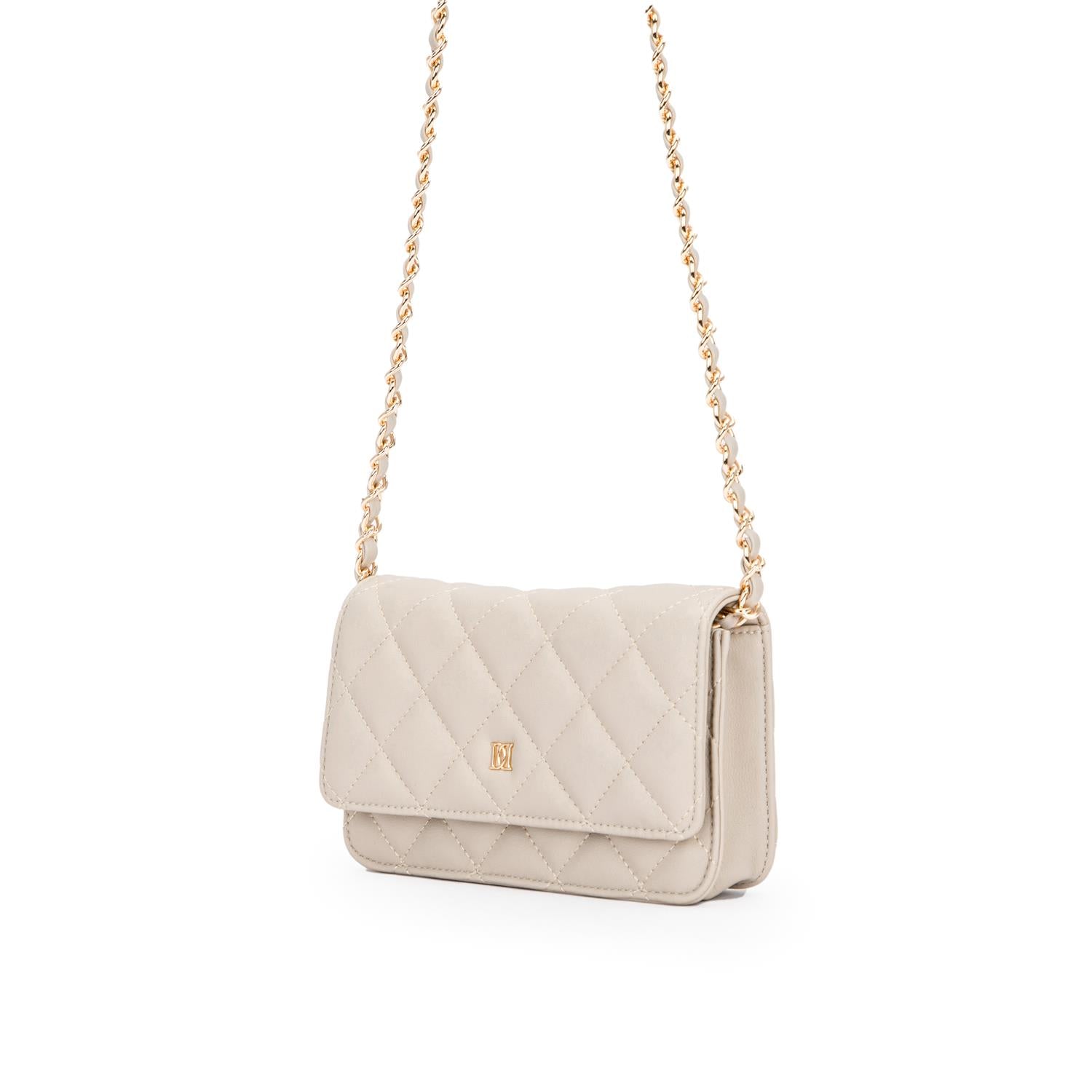 Liten quiltet skinnveske sand