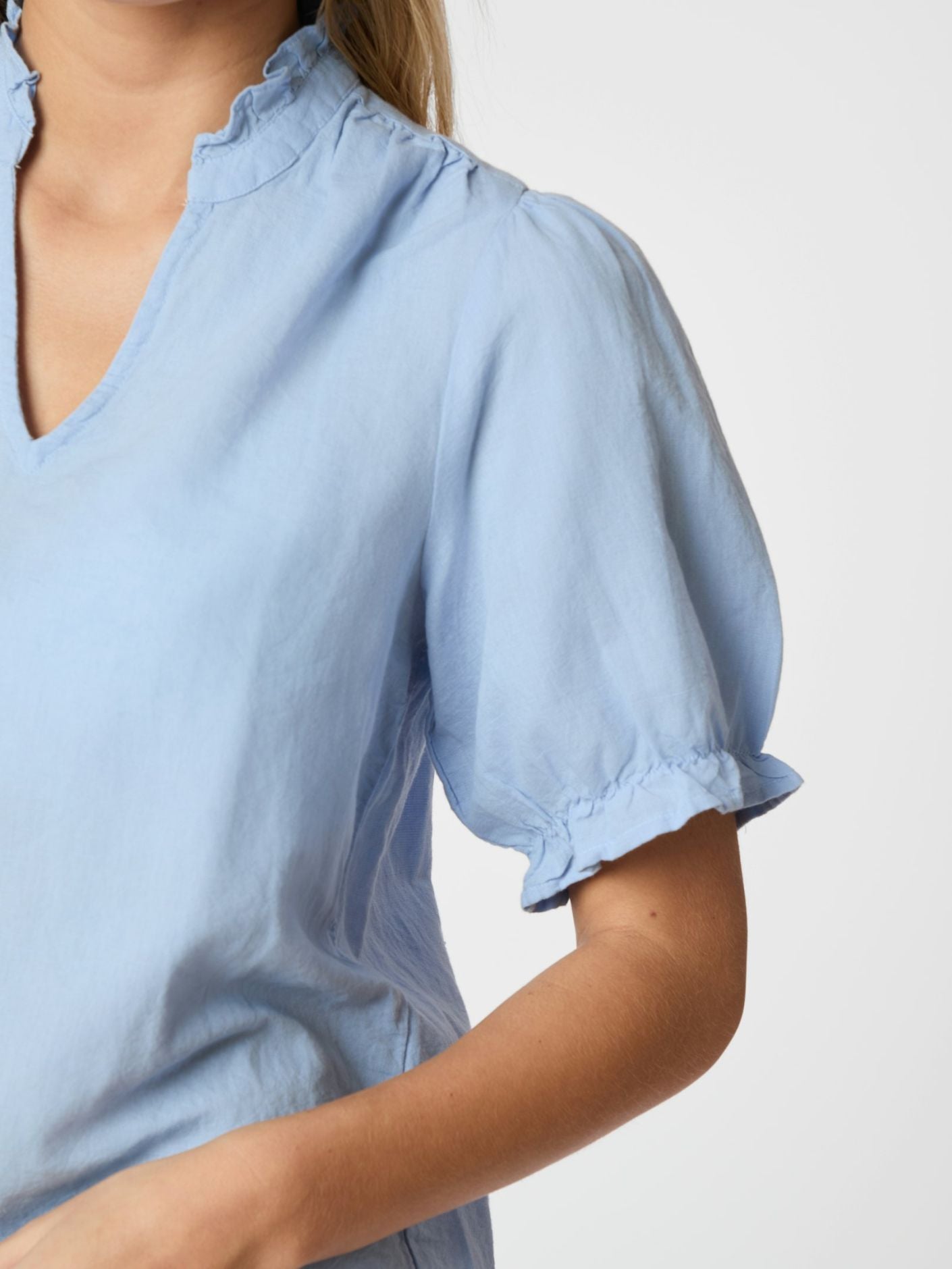 Odesa Linen Blouse Light Blue