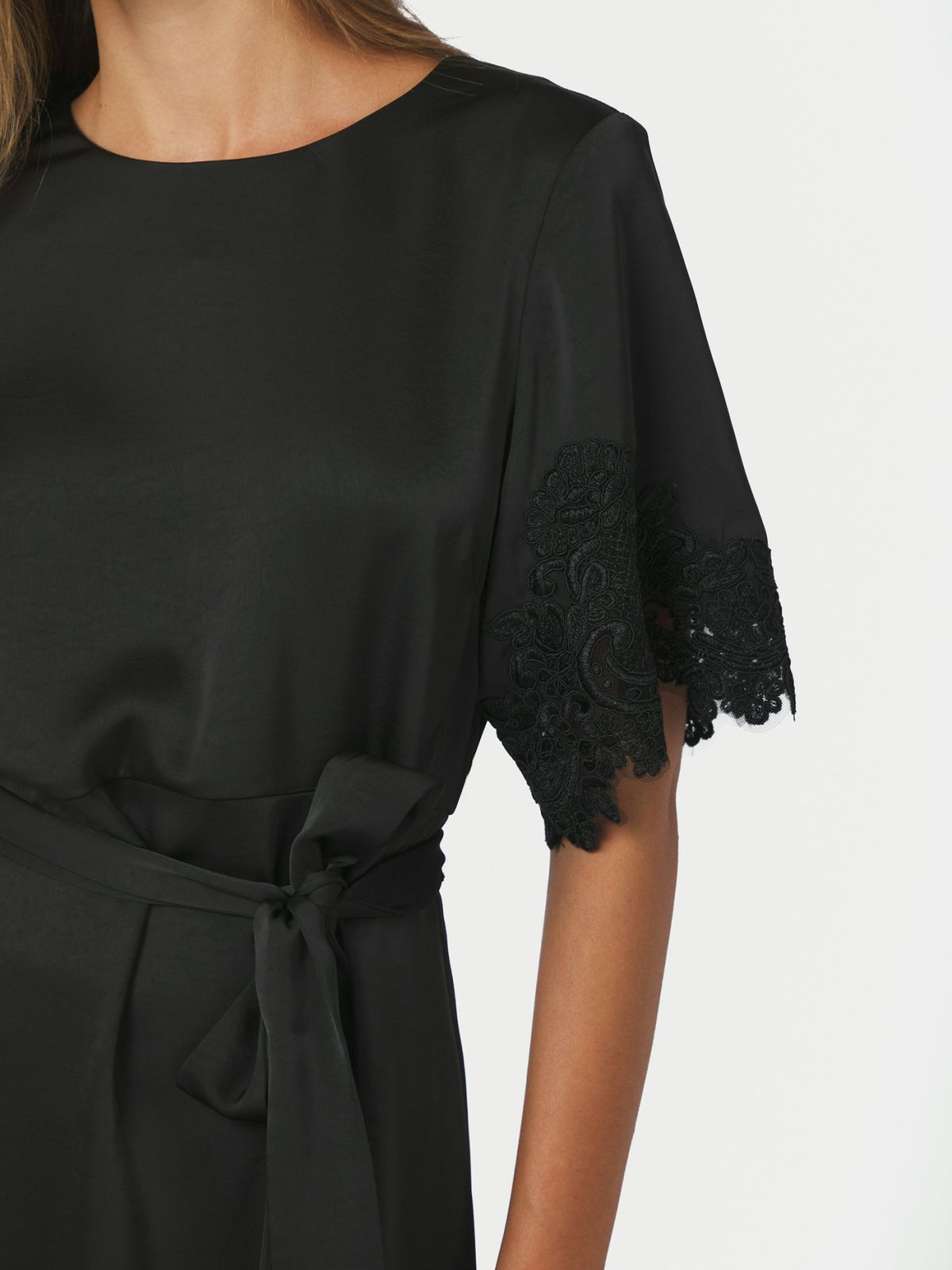 Xelina Satin Lace Dress Black