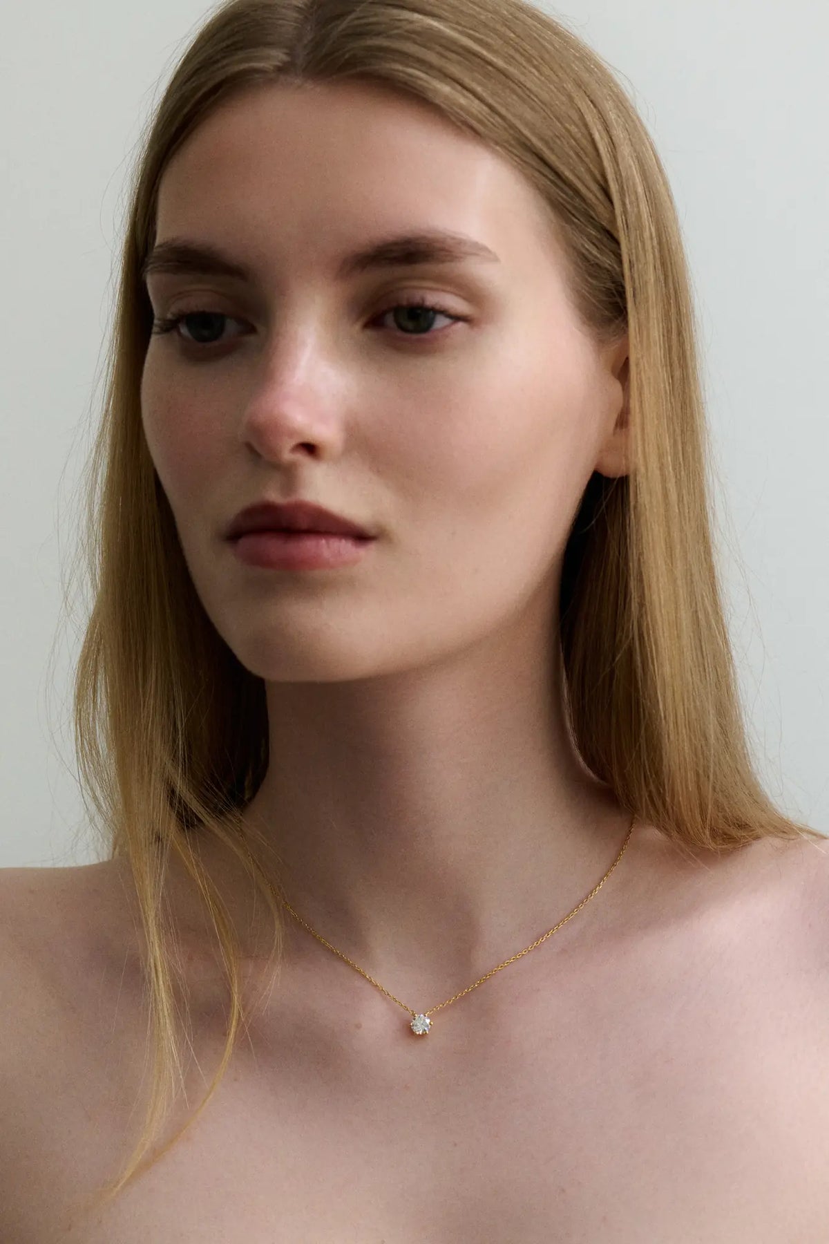 Solitaire Necklace 6mm Gold